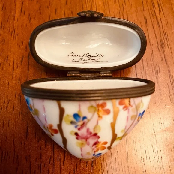 VINTAGE LIMOGES BOX ~ Floral 💐 Heart ♥️
